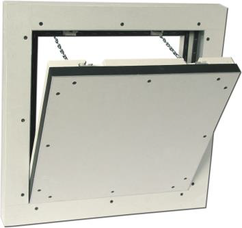 Otwarta klapa rewizyjna FF System F5 do szybu instalacyjnego